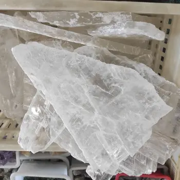 Натурален бял груб селенитовый кристален образец прозрачен гипс