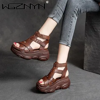 Удобни дамски сандали на не сужающемся надолу ток в римски стил с висок чучур от телешка кожа в стил ретро, модерни обувки